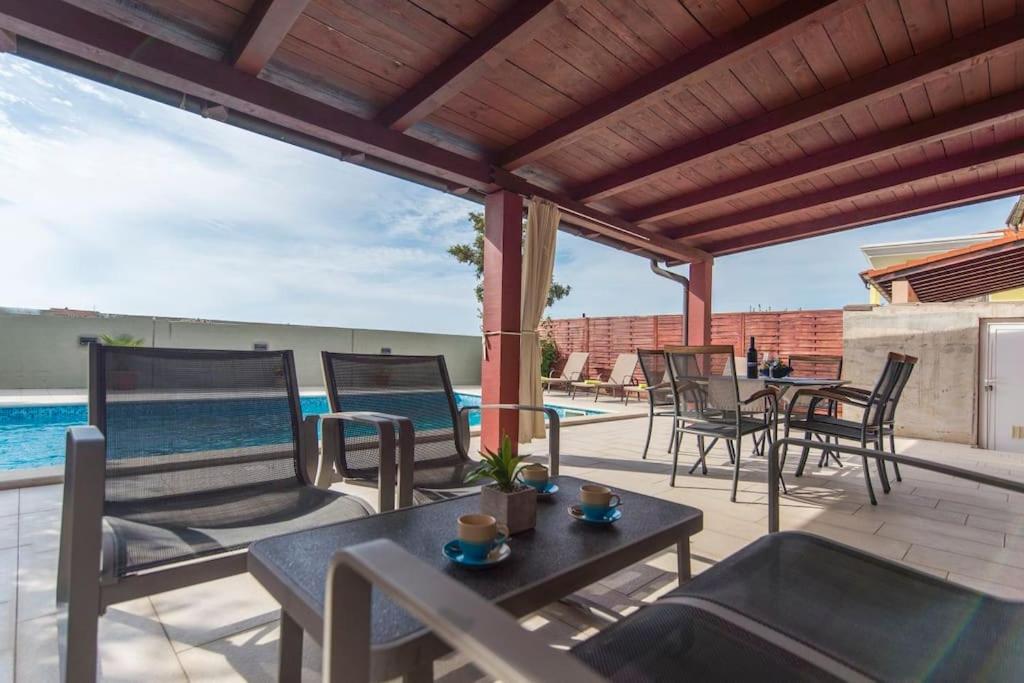 Villa Anemona Fazana Exterior photo